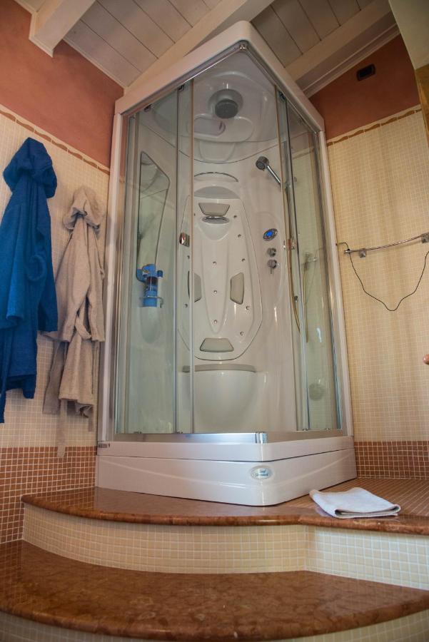 Guesthouse "Villa Tamas" Limone sul Garda Ngoại thất bức ảnh